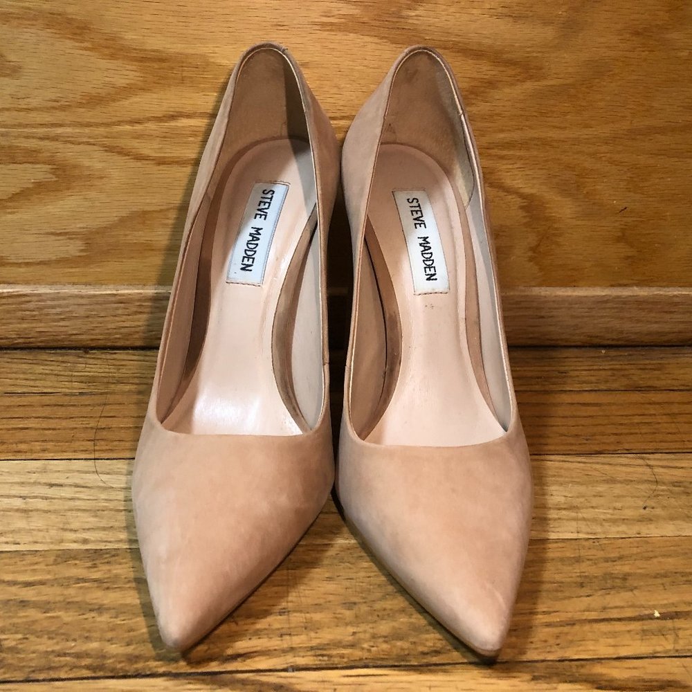 Steve Madden Beige/Tan Suede Chunky Pumps
